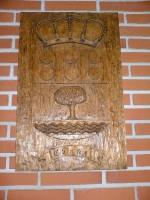 escudo de chañe en madera de pino negral