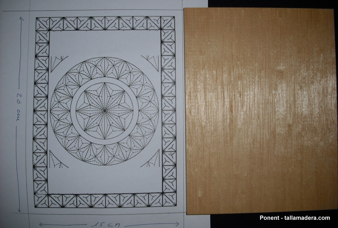 El dibujo de la tapa (20 × 15 cm) junto a la tabla de tilo