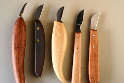 Cinco cuchillos de chip carving de distintos fabricantes