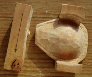 Piezas de madera con la lengüeta de sujeción marcada
