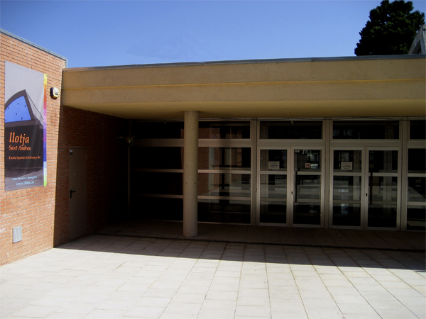 Entrada de la Escuela Llotja (Barcelona)