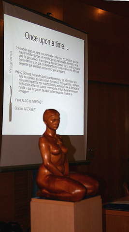 Presentación del encuentro, con una talla de Medina Ayllón