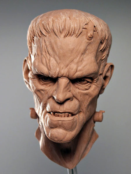 Cabeza de Frankenstein modelada en barro