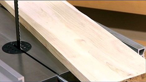 La tabla sobre la mesa de la sierra (5/11)