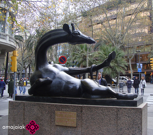 La girafa, escultura animalística de Josep Granyer