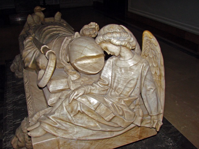 Tumba del abad Marcet, en el monasterio de Montserrat, obra de Joan Rebull