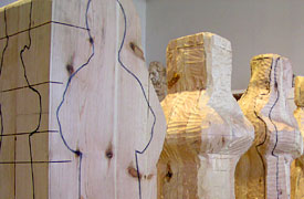 Bloque con la cuadrícula y la silueta de la figura marcadas