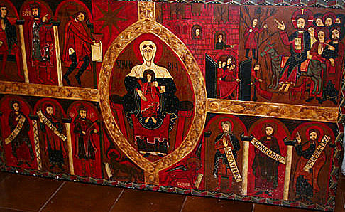 Frontal de altar románico con la Virgen en mandorla
