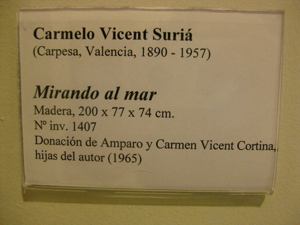 Cartela de la obra «Mirando al mar», de Carmelo Vicent Suria