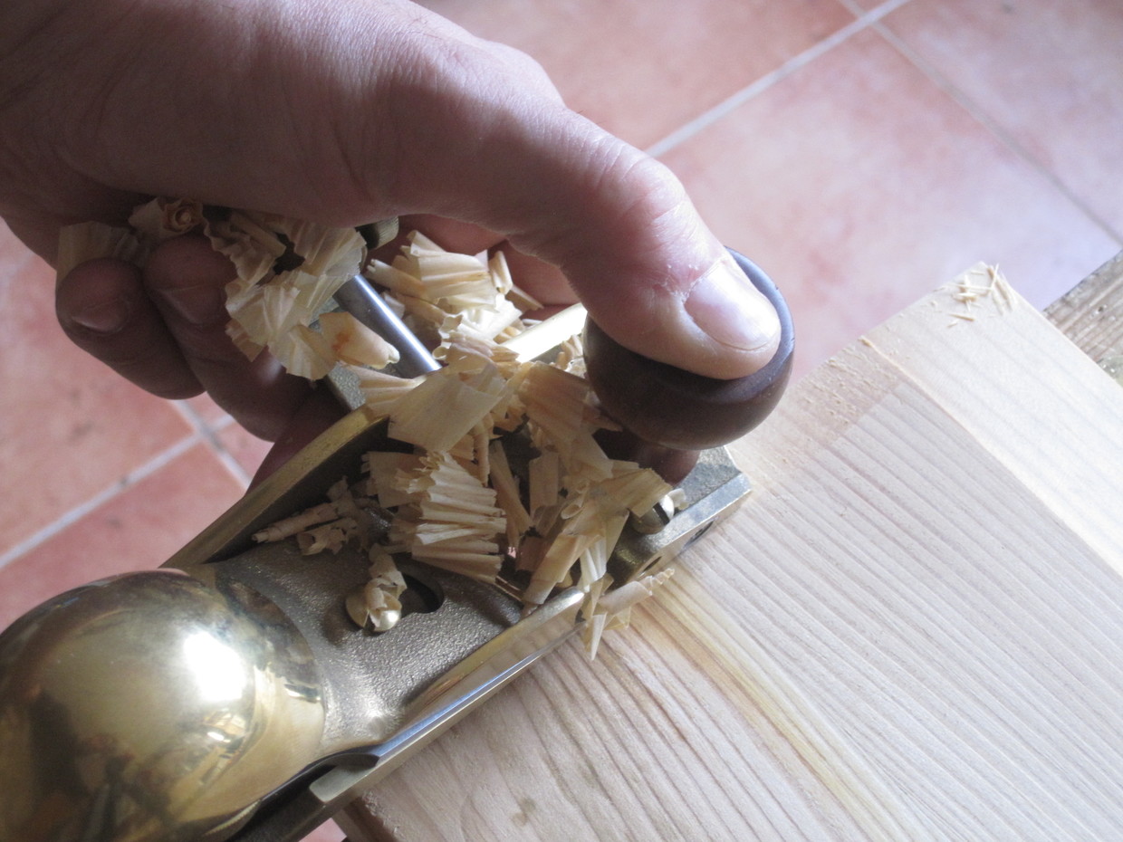Rebaje a contrafibra: las virutas apenas se diferencian